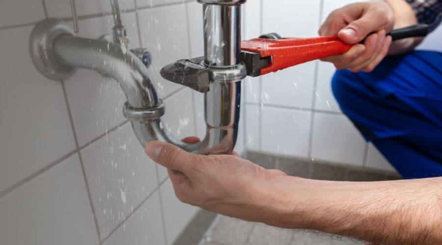 Expert burst pipe repair services in Castell, TX